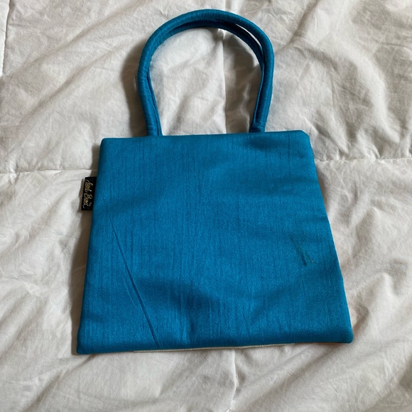 Laurel Birch Cat Micro Tote - Picture 2 of 2